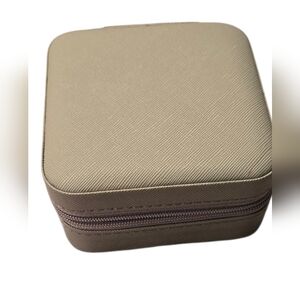 Travel Square Zip Jewelry Box
